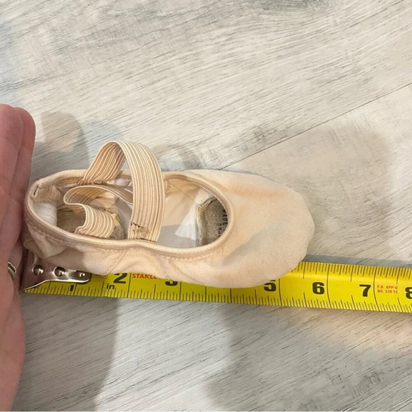 Capezio Toddler Ballerina Light Pink Dance Slippers 5.5in 10M - Picture 2 of 12